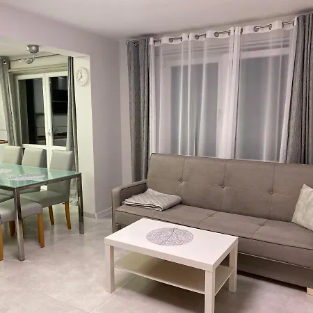 Δωμάτια σε οικογενειακή κατοικία Goscinne Bosman Białogóra